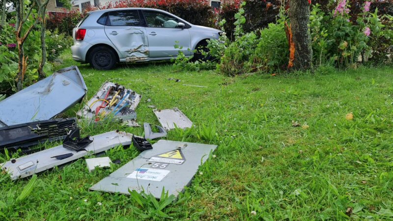 Auto Vliegt Uit De Bocht En Belandt In Tuin - Noordkop Centraal